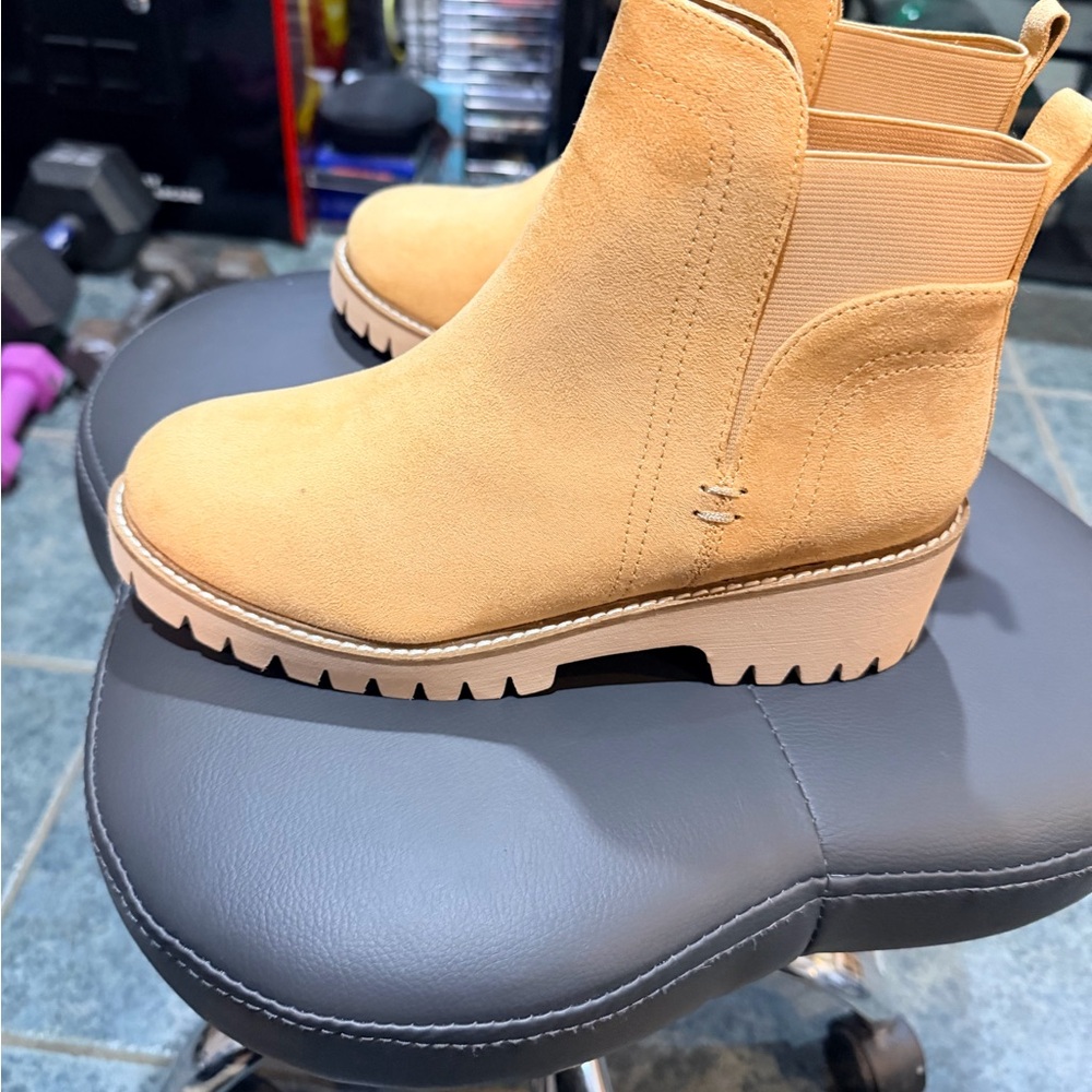 Women's Suede Chelsea Booties in Tan